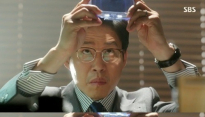 '풍문' 유준상, 정수리 셀카찍으며 탈모 걱정...'웃픈' 극사실주의 연기