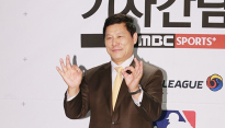[포토] 포즈 취한 허구연 해설위원