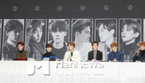 [포토] 기자회견 갖는 엑소