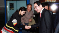 [포토] 악수 나누는 이어흔-박문재