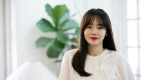 [포토] 포즈 취하는 황우슬혜