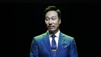 [포토] 이문세, ‘포즈가 어색하죠?’