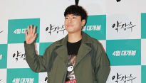 [메인포토] 이시언, ‘기분좋은 손 인사’
