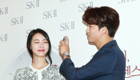 [메인포토] 이연희-옥택연, ‘촉촉해져라 피부야’