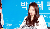 [메인포토] 박신혜, ‘사인 시작 해볼까?’