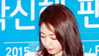 [메인포토] 박신혜, ‘사인하는 모습도 아름다워’