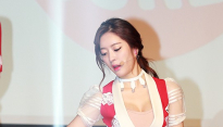 [메인포토] 달샤벳 아영, ‘아슬아슬 쩍벌댄스’