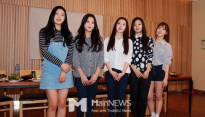 [메인포토] 레드벨벳, ‘잠시후 먹방 보여드릴게요~’