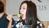 [메인포토] 레드벨벳 슬기, ‘크게 한입할게요!’