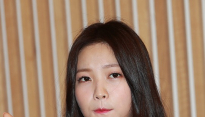 [메인포토] 레드벨벳 예리, ‘입속에서 오물오물’
