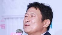[메인포토] 김응수, ‘영화 골라보세요~’