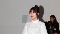 [메인포토] 레이나, ‘앙증맞은 발걸음’