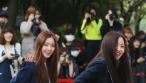 [메인포토] 레드벨벳 아이린-예리, ‘깜찍한 인사’