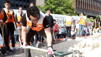 [메인포토] 김보성, ‘삽질도 카리스마있게’