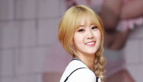 [메인포토] 베스티 혜연, ‘스타킹 살짝 잡고’