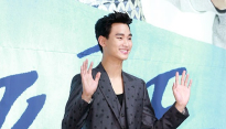 [메인포토] 김수현, ‘반짝이는 손인사’