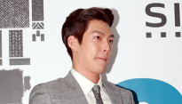 [메인포토] 김우빈, ‘단정하게 옷 고쳐입고’