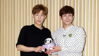 [메인포토] 인피니트 성규-MC플레제이, ‘다정하게~’