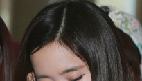 [메인포토] 크레용팝 초아, ‘머리만 긁적’