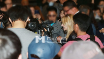 [메인포토] 클로이 모레츠 등장으로 인천공항 마비
