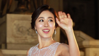 [메인포토] 문정희, ‘손인사는 여유있게!’