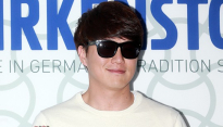 [메인포토] 성시경, ‘소심한 손인사’