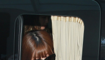 [메인포토] 에이핑크 박초롱, ‘도로위에 올라가세요~’