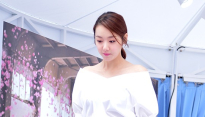 [메인포토] 소이현, ‘짧은 의상 신경쓰여!’