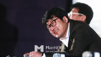 [메인포토] 김윤석, ‘주체할수없는 웃음’