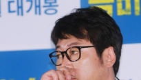 [메인포토] 김윤석, ‘코가 간지러워~’