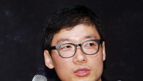 [메인포토] 영화 손님 설명하는 김광태 감독