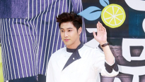 [메인포토] 유노윤호, ‘시크한 손인사’