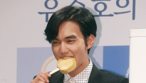 [메인포토] 유승호, ‘시원하게 한입 앙!’