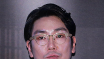 [메인포토] 조진웅, ‘전지현과 멜로 더 사랑스럽게 쳐다봐’