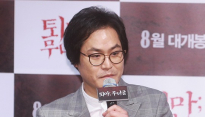 [메인포토] 김성균, ‘의사로 신분상승했어요~’