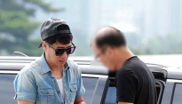 [메인포토] 지석진, ‘여권 챙기세요!’
