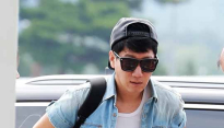 [메인포토] 지석진, ‘’가방이 무거워~