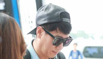 [메인포토] 지석진, ‘정성스러운 사인’