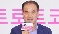 [메인포토] 질문에 답하는 이항로 진안군수
