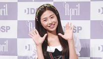 [메인포토] 에이프릴 채원, ‘데뷔했어요’