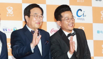 [메인포토] 서병수 시장과 나란히한 김준호