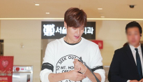 [메인포토] 이민호, ‘가방이 흘러내리네’
