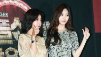 [메인포토] 걸스데이 소진-유라, ‘상큼한 손인사’