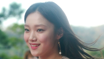 [메인포토] 이성경, ‘착시현상 일으키는 시스루’