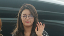 [메인포토] 에이핑크 윤보미, ‘안경이 잘 어울려~’