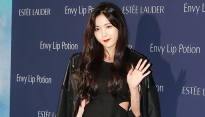 [메인포토] 레인보우 현영, ‘밀착된 원피스로 드러난 몸매’