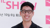 [메인포토] 포즈 취하는 뷰티디렉터 도윤범