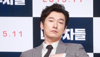 [메인포토] 조승우, ‘옷이 신경쓰여!’