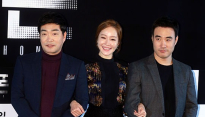 [메인포토] 손현주-엄지원-배성우, ‘다정하게 팔짱끼고!’