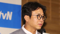 [메인포토] 풍선껌 설명하는 김병수 감독